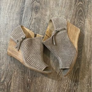 Lucky Brand | Size 8.5 Zip Up Wedges